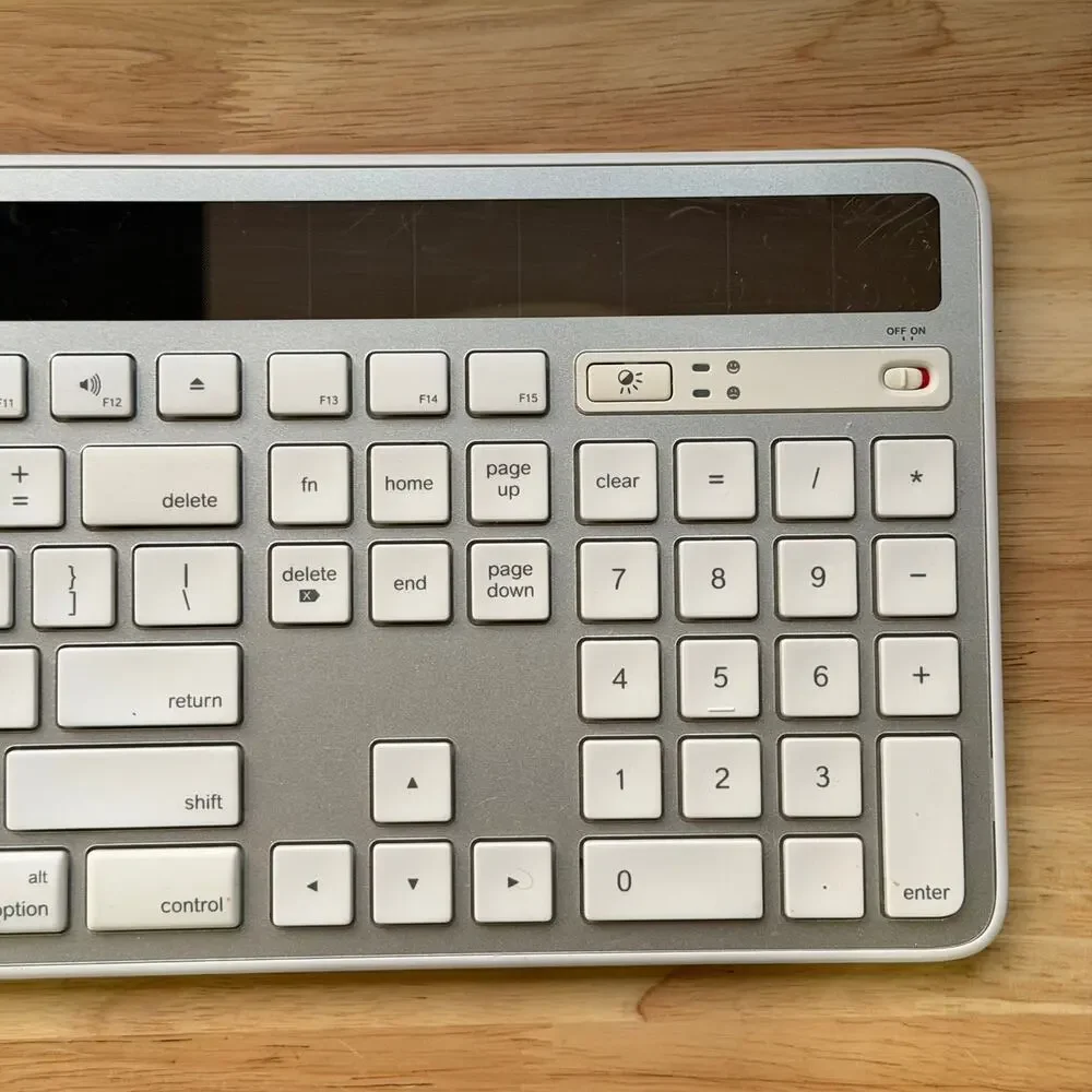 Logitech K750 Mac Edition Wireless Solar Keyboard With Unifying Receiver Dongle